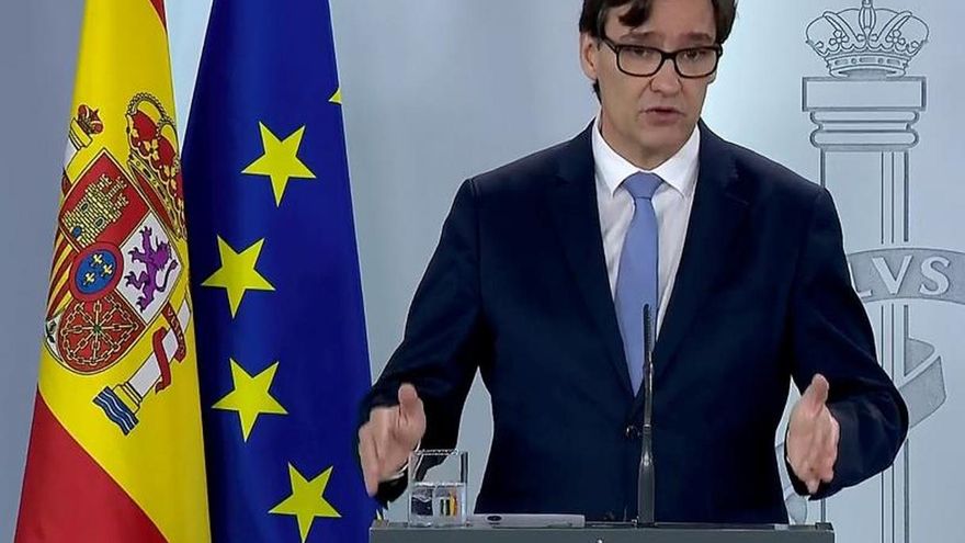 Captura de la señal institucional del Palacio de la Moncloa del ministro de Sanidad, Salvador Illa, durante la rueda de prensa.