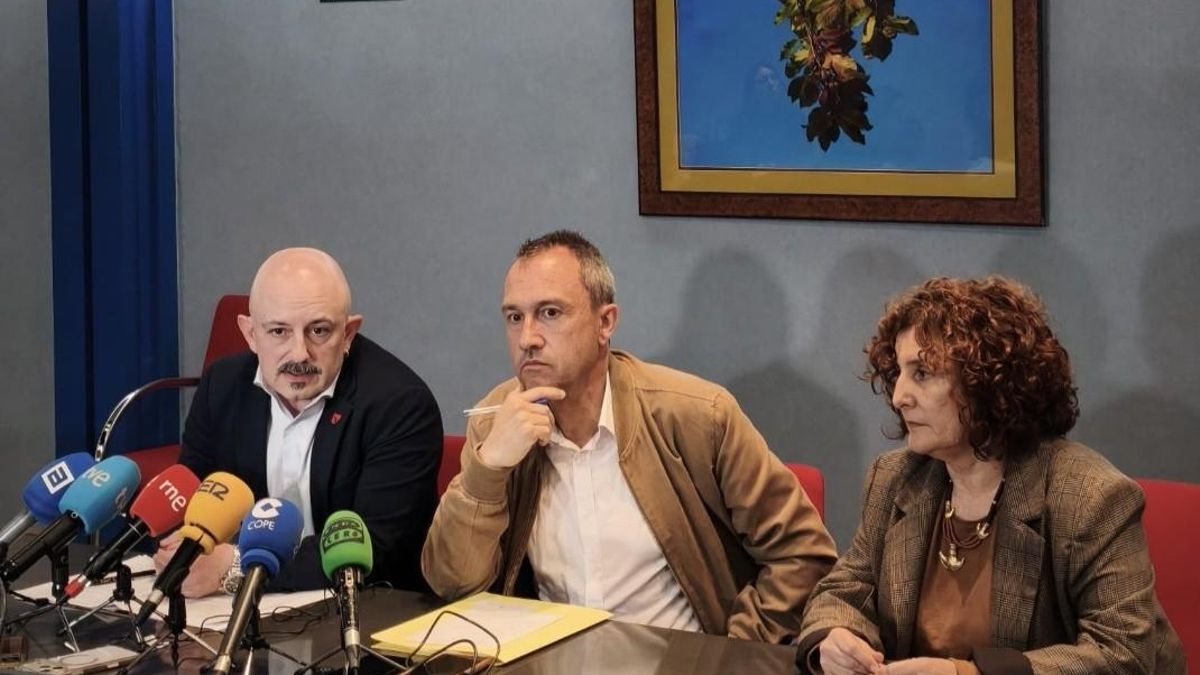 De izquierda a derecha, Faustino Zapico, Ovidio Zapico y Beatriz González Prieto.