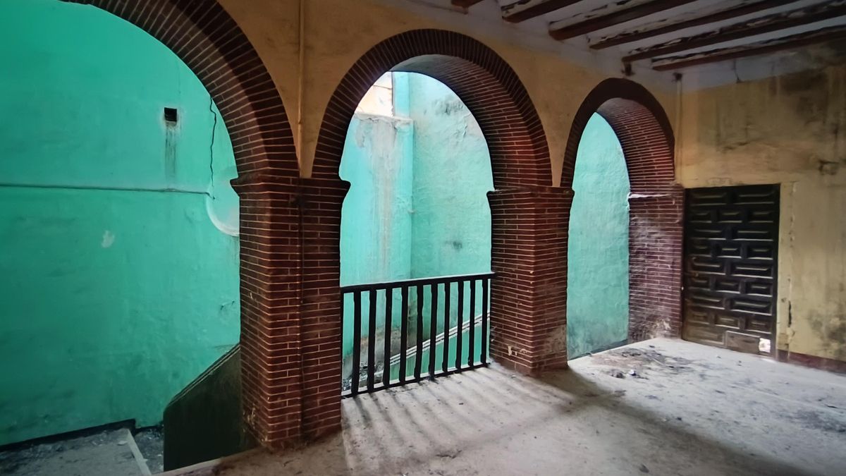 Detalle de la decoración interior en la Casa Lucías, en Báguena, antes de desaparecer.