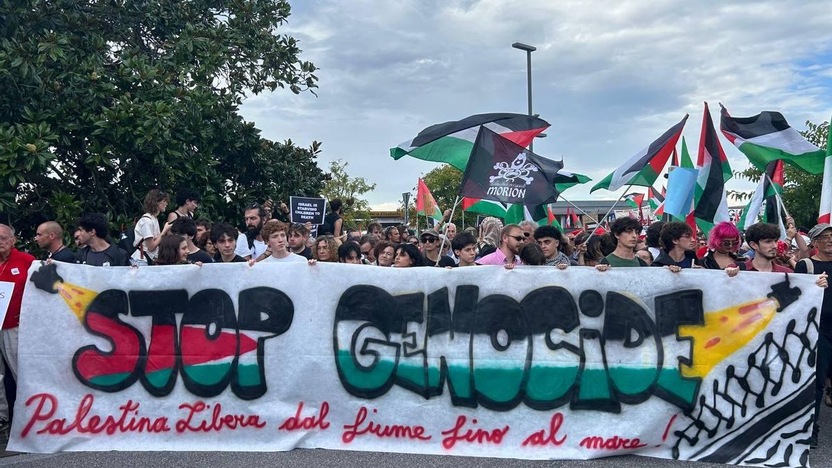Más de 5.000 personas se manifiestan en el Festival de Venecia para condenar el genocidio en Gaza.