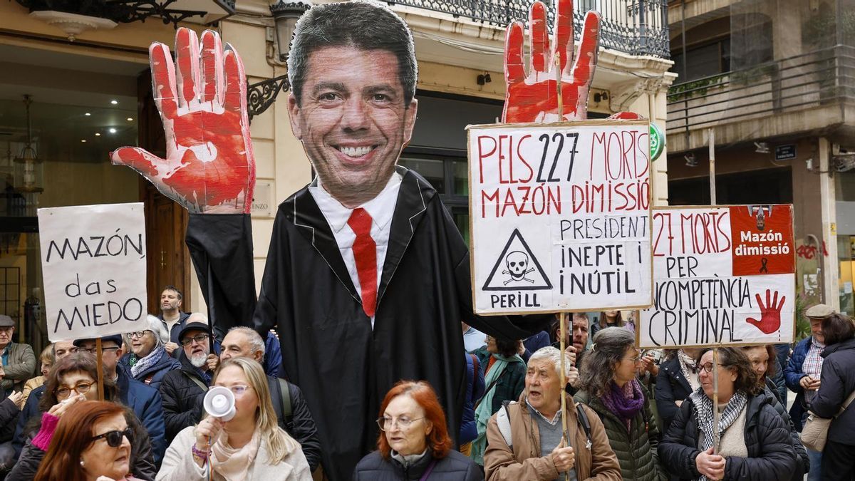 Manifestación ante las Corts Valencianes contra la gestión de la DANA por parte del Gobierno de Carlos Mazón, en una imagen de archivo.