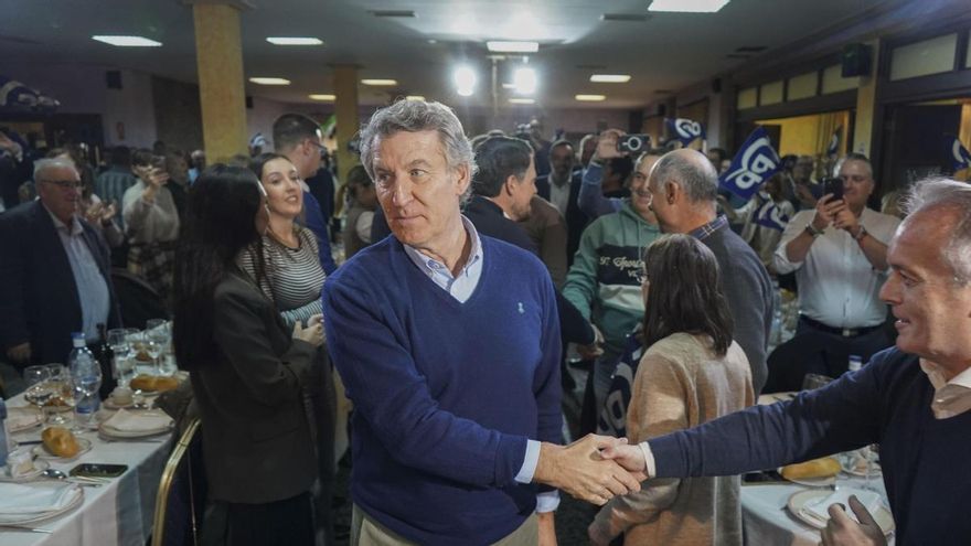 Alberto Núñez Feijóo interviene en una comida-mitin con afiliados y simpatizantes celebrada en la localidad cacereña de Pinofranqueado.