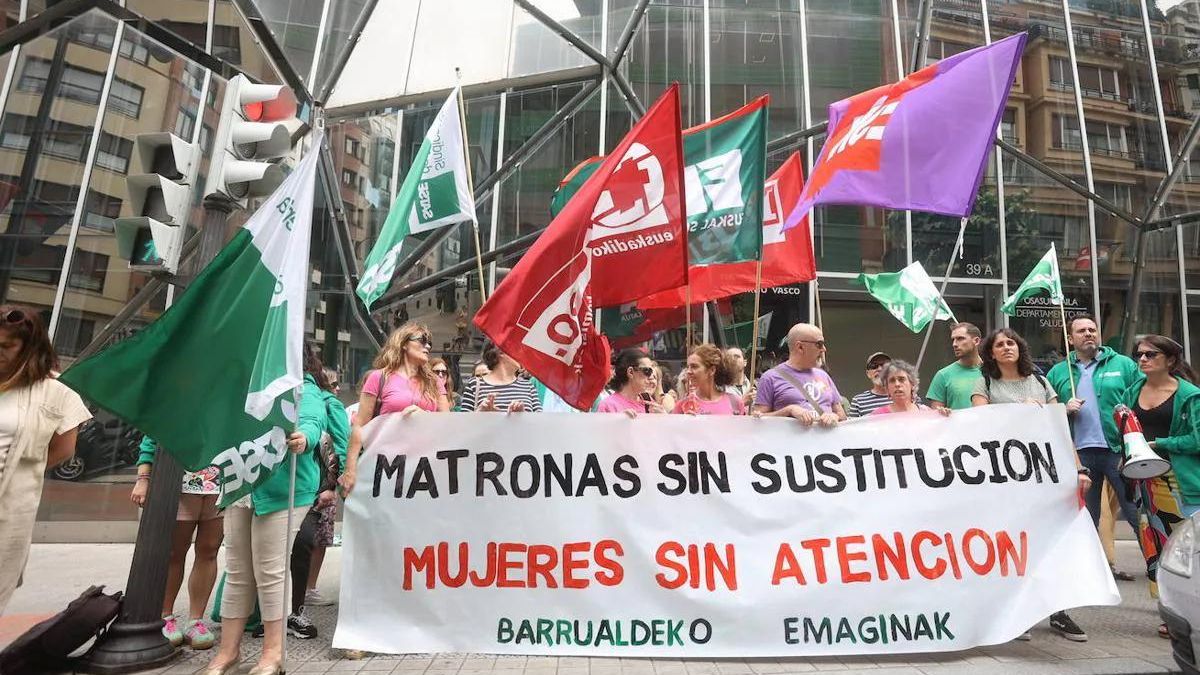 Matronas de Osakidetza convocan nueve días de huelga: "Las mujeres merecen la misma atención en enero o en agosto"