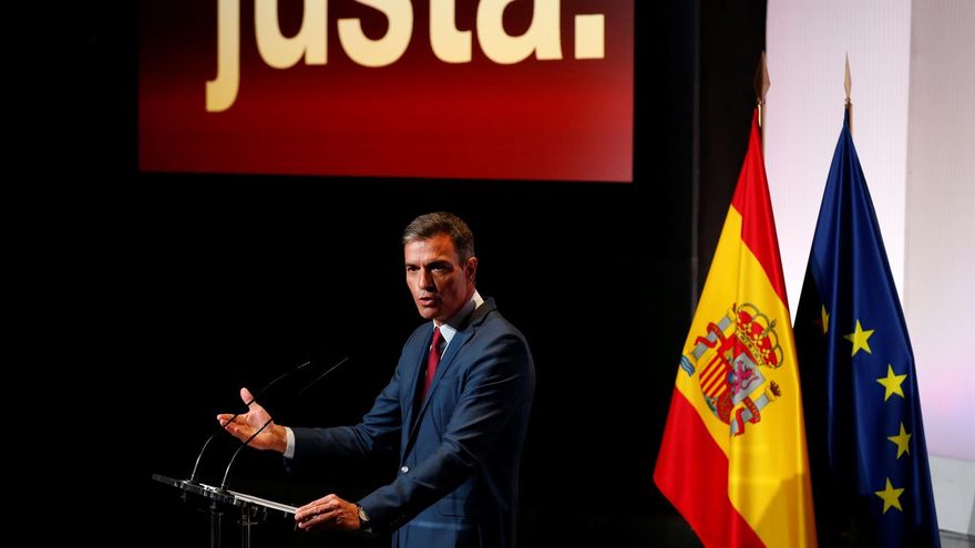 El presidente del Gobierno, Pedro Sánchez, durante la presentación este miércoles en un acto con buena parte de su gabinete, y al que están invitados empresarios y sindicatos, los planes del Ejecutivo para lograr una recuperación "justa" en la que el crecimiento se traduzca en "cohesión social" y "solidaridad".