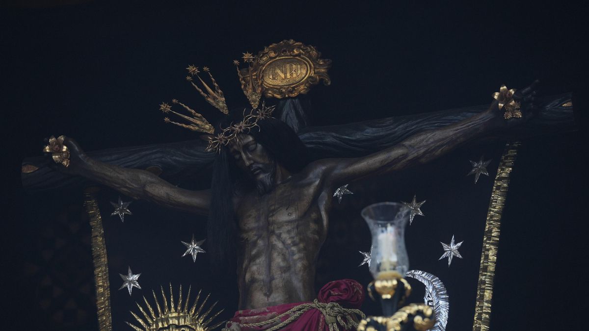 Traslado del Cristo de Remedio de Ánimas después del Magno Vía Crucis