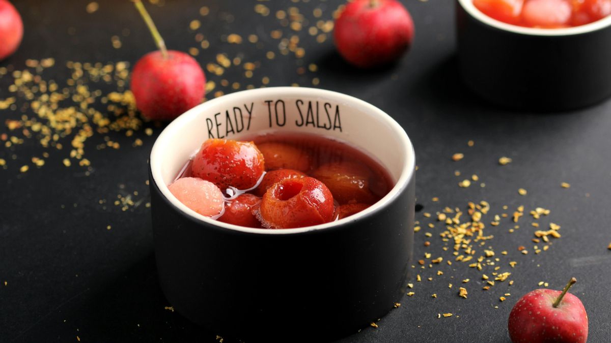 La salsa de cerezas queda muy bien con platos contundentes de carne