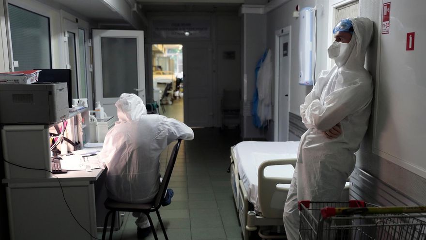 Rusia iguala el récord de muertes diarias con 1.254 decesos por covid-19