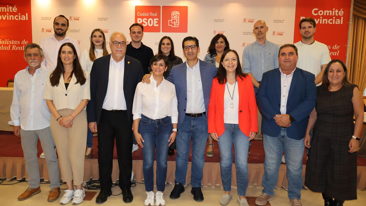 Integrantes de las candidaturas al Congreso y al Senado del PSOE en Ciudad Real para el 29N