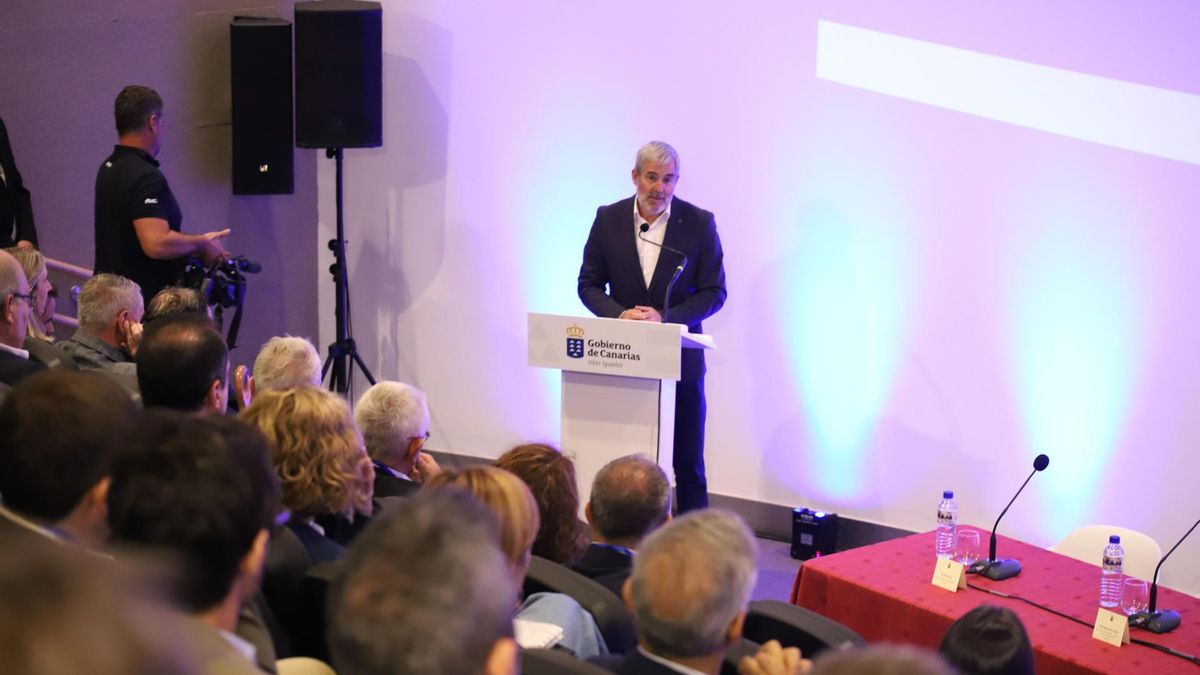 El presidente de Canarias, Fernando Clavijo, durante la Inauguración de las jornadas DiploInnova Canarias, que se celebran en el observatorio del Roque de Los Muchachos, en  Villa de Garafía.