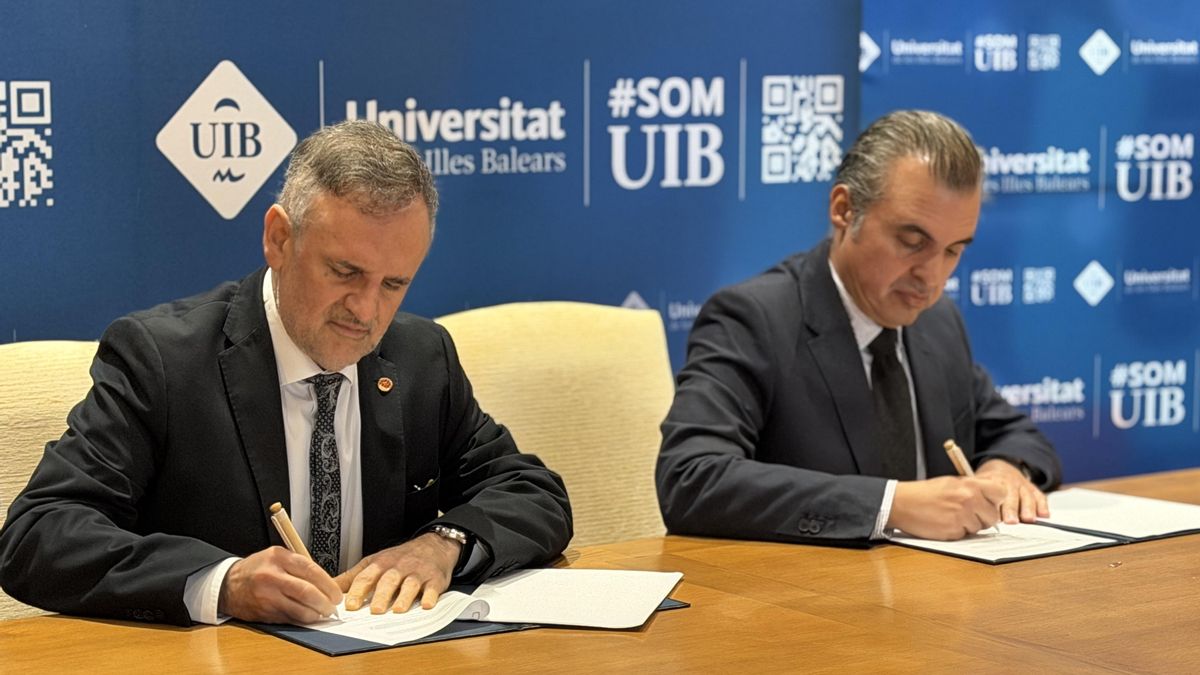 El conseller d'Educació i Universitats, Antoni Vera, i el rector de la UIB, Jaume Carot, en una imatge d'arxiu.