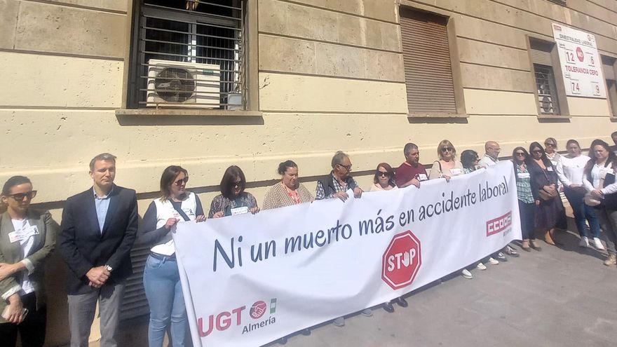 Imagen de archivo de una concentración por la siniestralidad laboral en Almería.