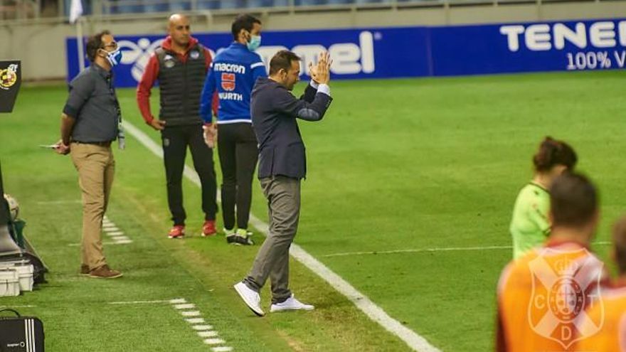 Fran Fernández: "La UD Las Palmas es un equipo de calidad y peligroso en las transiciones"