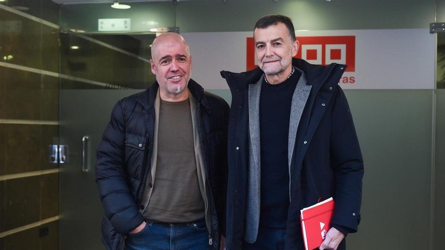 EuropaPress 6455971 secretario general ccoo unai sordo reune coordinador general iu antonio