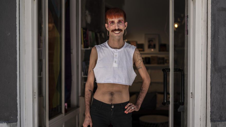 "La homofobia es real, tu estás viendo que hay agresiones y piensas que te puede pasar a ti", dice Abraham, de 33 años