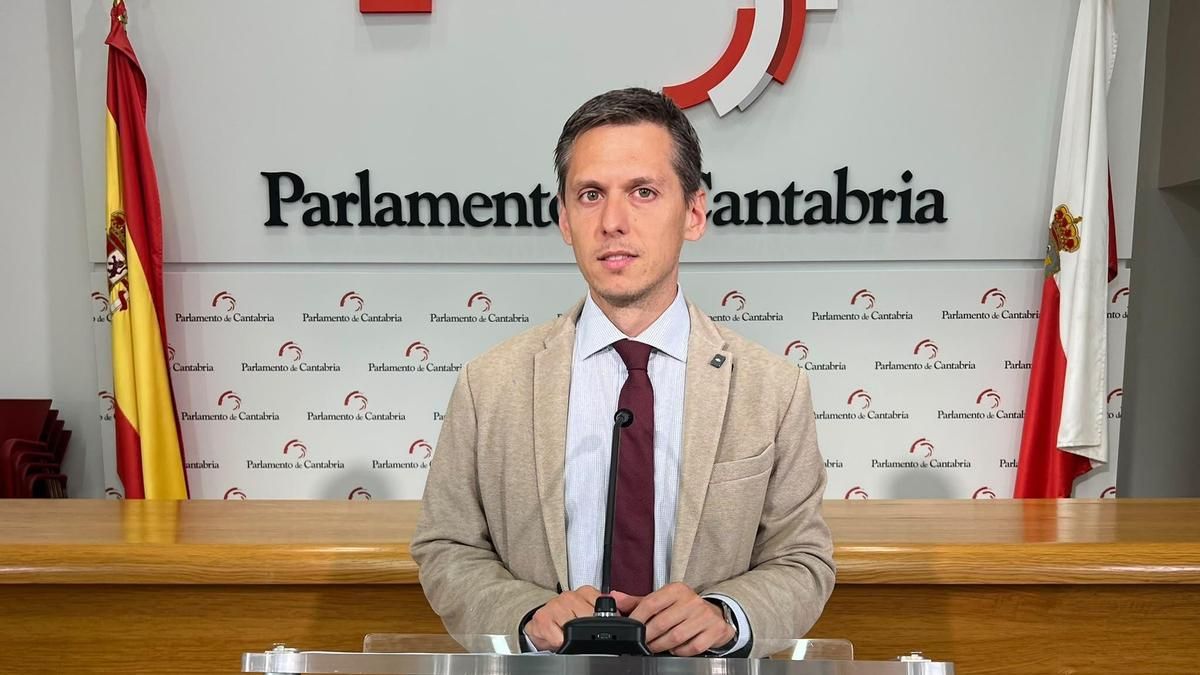 El portavoz del Grupo Parlamentario Socialista Mario Iglesias.