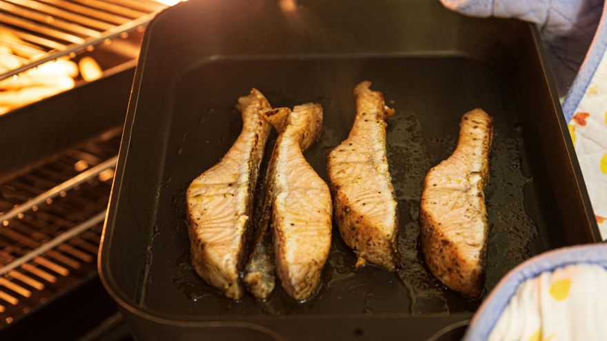 El sencillo truco para preparar el salmón que nos hubiera gustado conocer antes
