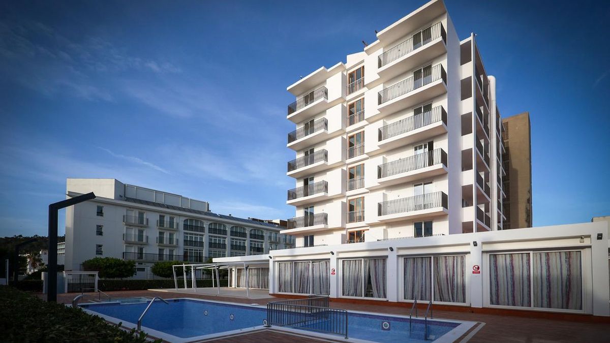 El hotel Blau Parc cuenta con piscina y spa, pero defiende que en sus instalaciones se reutiliza el agua para evitar que la red colapse.