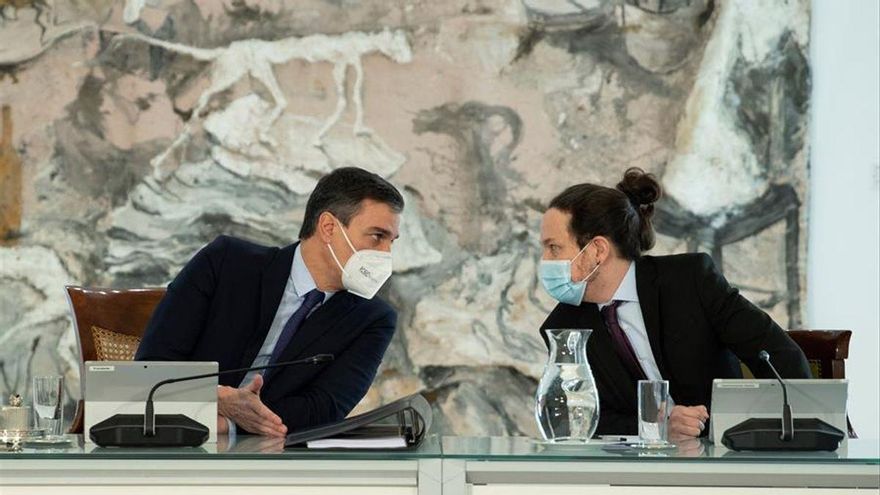Pedro Sánchez y Pablo Iglesias durante la reunión del Consejo de Ministros.