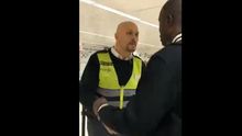 Renfe retira del servicio al guardia de seguridad que empujó a un viajero negro en la estación de Barcelona Sants