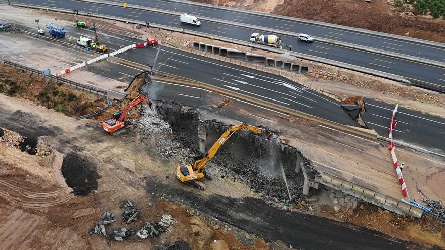 Como los hospitales en China durante la Covid: cómo se reconstruyeron en 13 días las autopistas y vías de ferrocarril destruidas por la DANA
