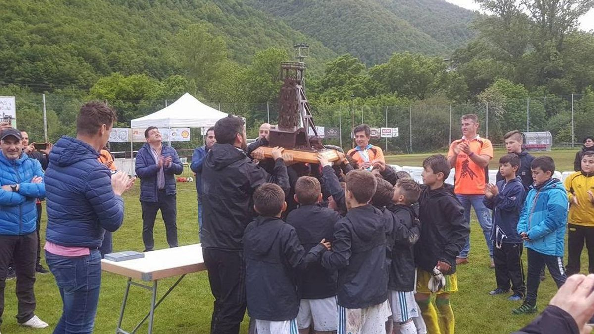 Fiesta del fútbol base con el VII Memorial Pozo María este fin de semana en Caboalles de Abajo