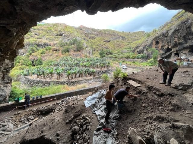 Imagen de la nueva excavación en la Cueva de El Tendal. Foto: JORGE PAIS
