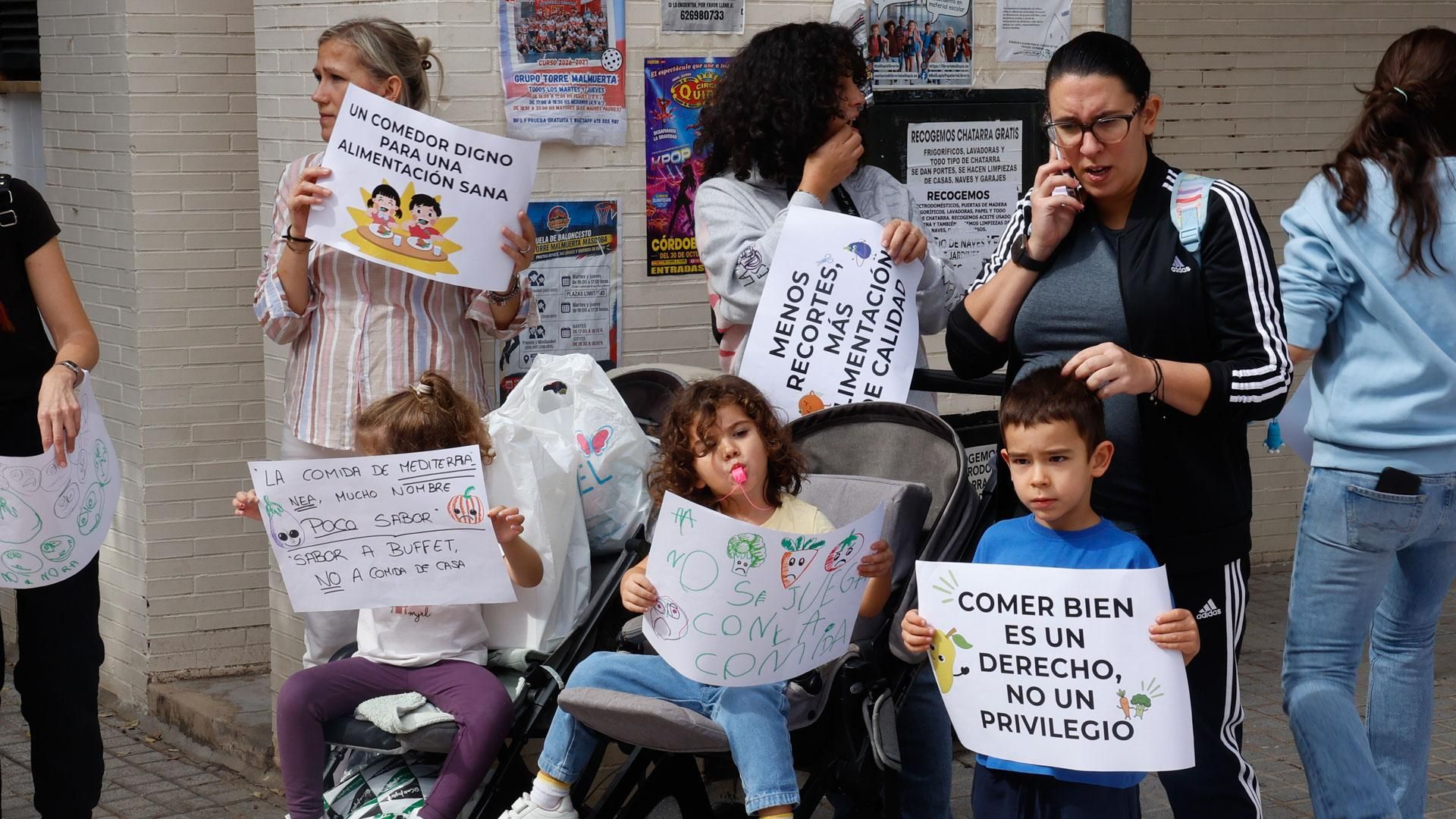 Protesta por el comedor en el Colegio Torre Malmuerta de Córdoba