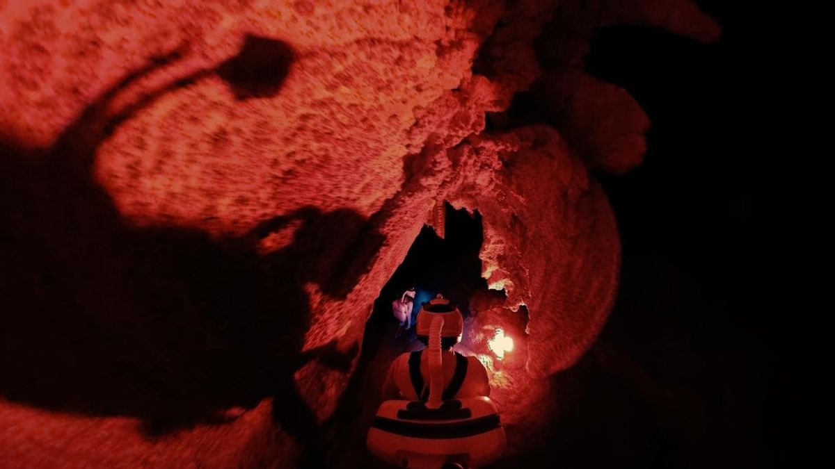 Astroland inicia el 'laboratorio' con el que ensayará, en una cueva de Arredondo, la vida humana en Marte