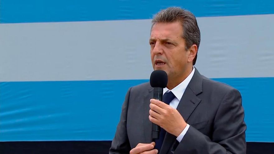 Sergio Massa habló de educación e insistió en que los pibes tienen que ir a la escuela "con una computadora y no con un arma"