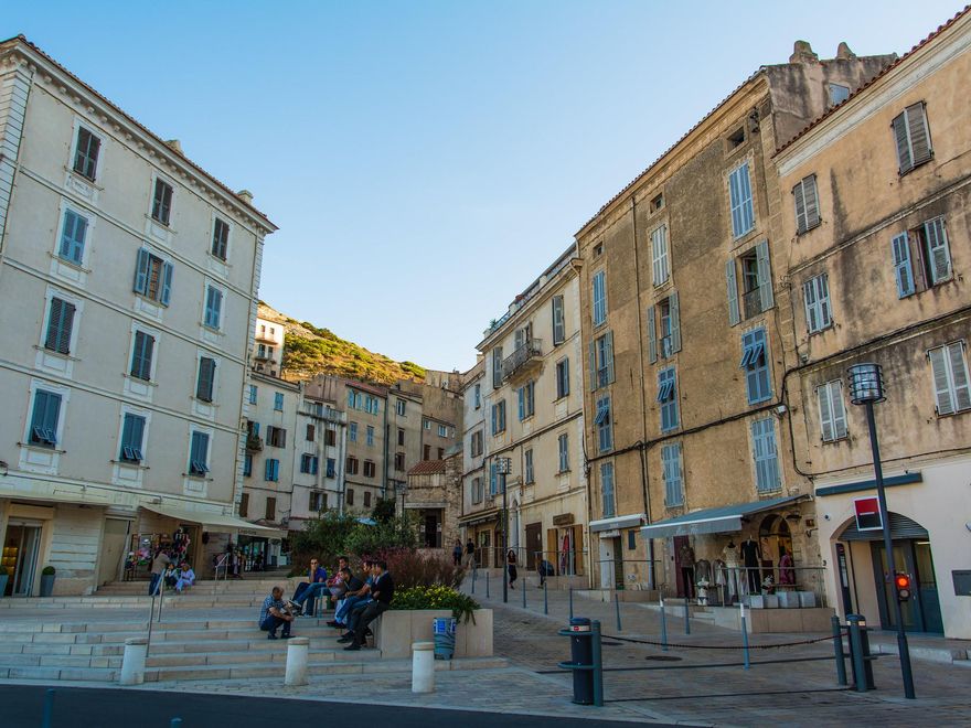 Plaza de Bonifacio.