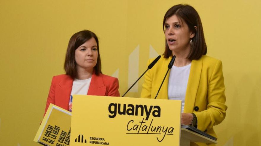 La vicesecretaria de Acción Política y Sectorial de ERC, Sara Bailac, y la secretaria general adjunta de ERC, Marta Vilalta, presentan el programa electoral para las elecciones catalanas del 12 de mayo en una rueda de prensa.