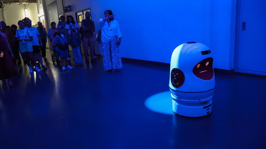 Gara, el robot que guía visitas y supervisa el Gran Telescopio Canarias