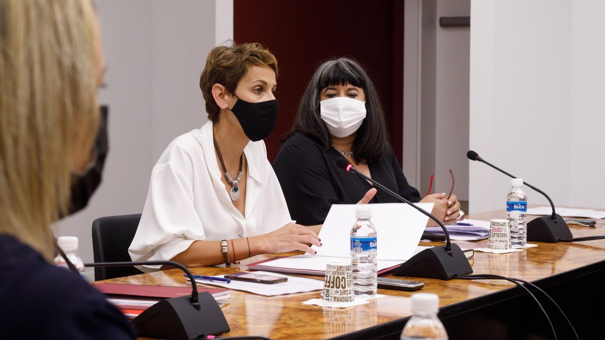 La presidenta de Navarra, María Chivite, y la directora del Instituto Navarro para la Igualdad, Eva Isturiz.