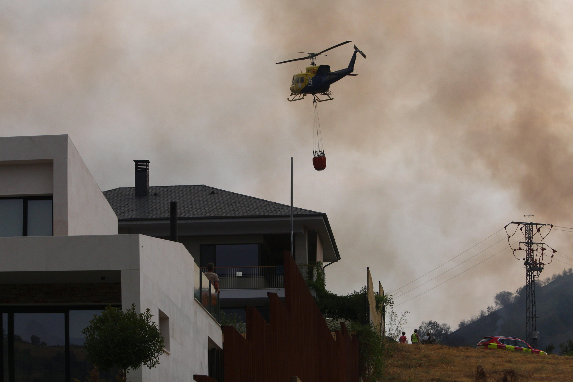 Así lucharon contra el fuego los vecinos de Molinaseca