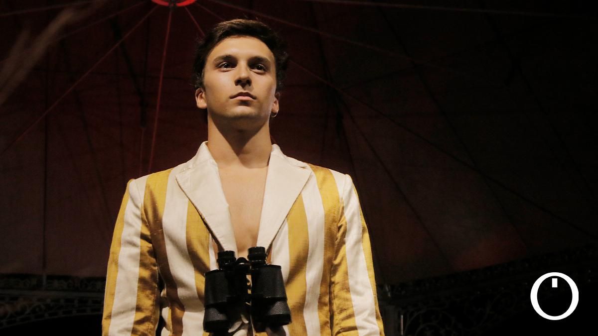 Desfile de la nueva colección de Hugo Clavelina