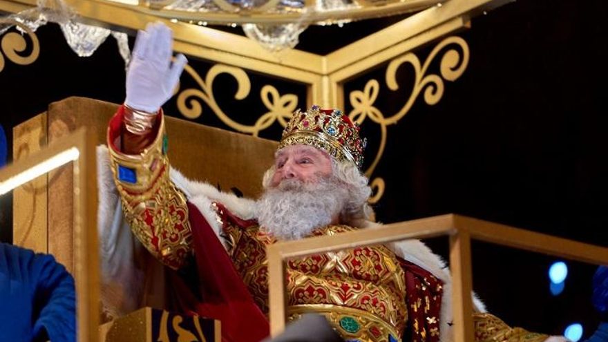 Los Reyes Magos llegan a Lavapiés con el objetivo de que ningún niño se quede sin regalo