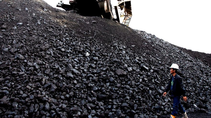 Indonesia prohíbe las exportaciones de carbón por miedo a falta suministro
