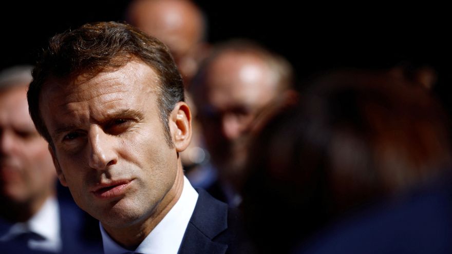 El presidente francés, Emmanuel Macron, pronuncia un discurso en Saint-Nazaire, en el oeste de Francia, el pasado 22 de septiembre de 2022. EFE/EPA/STEPHANE MAHE / POOL