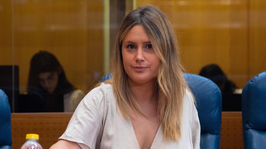 Archivo - La portavoz adjunta de Unidas Podemos, Alejandra Jacinto, durante un pleno en la Asamblea de Madrid, a 12 de mayo de 2022, en Madrid (España).