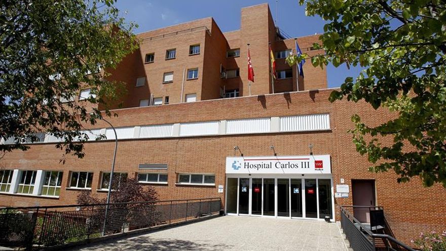 Puerta de entrada del Hospital La Paz-Carlos III. Foto de archivo.