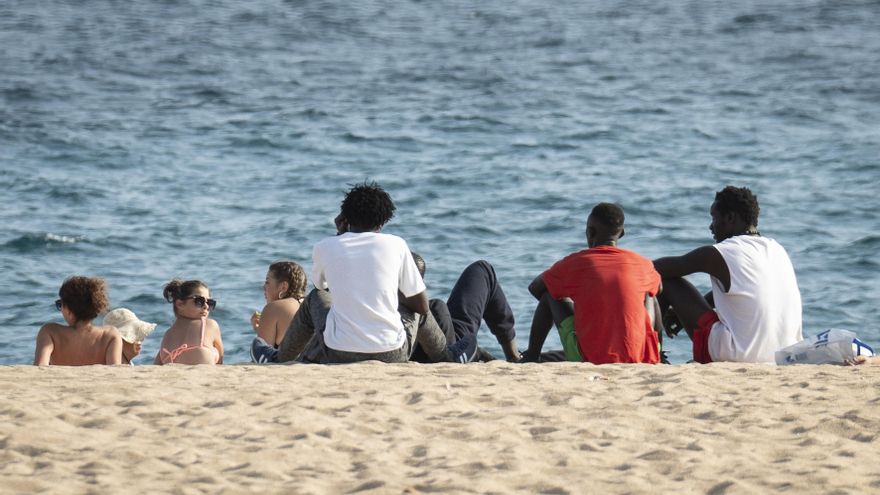 La cesión de Inmigración a Cataluña, que la mayoría de autonomías rechaza, aviva el debate