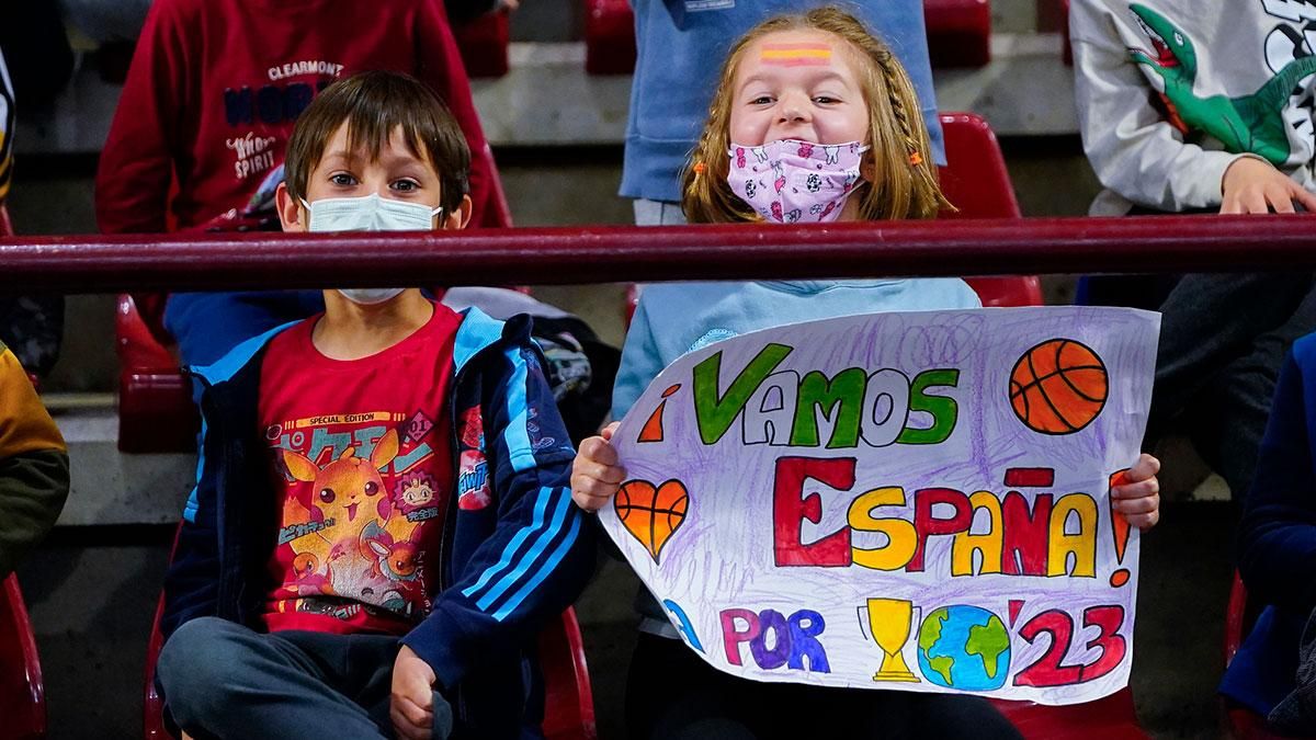 Entrenamiento de la selección española de baloncesto abierto a escolares cordobeses