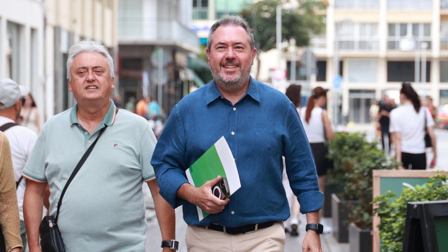 Espadas pone en juego su liderazgo en el PSOE andaluz pidiendo más implicación a los suyos y con Díaz dando un paso atrás