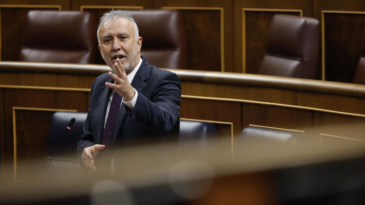 Torres defiende las "impolutas" adjudicaciones de su etapa en Canarias y recuerda que tienen el aval del Gobierno de Clavijo