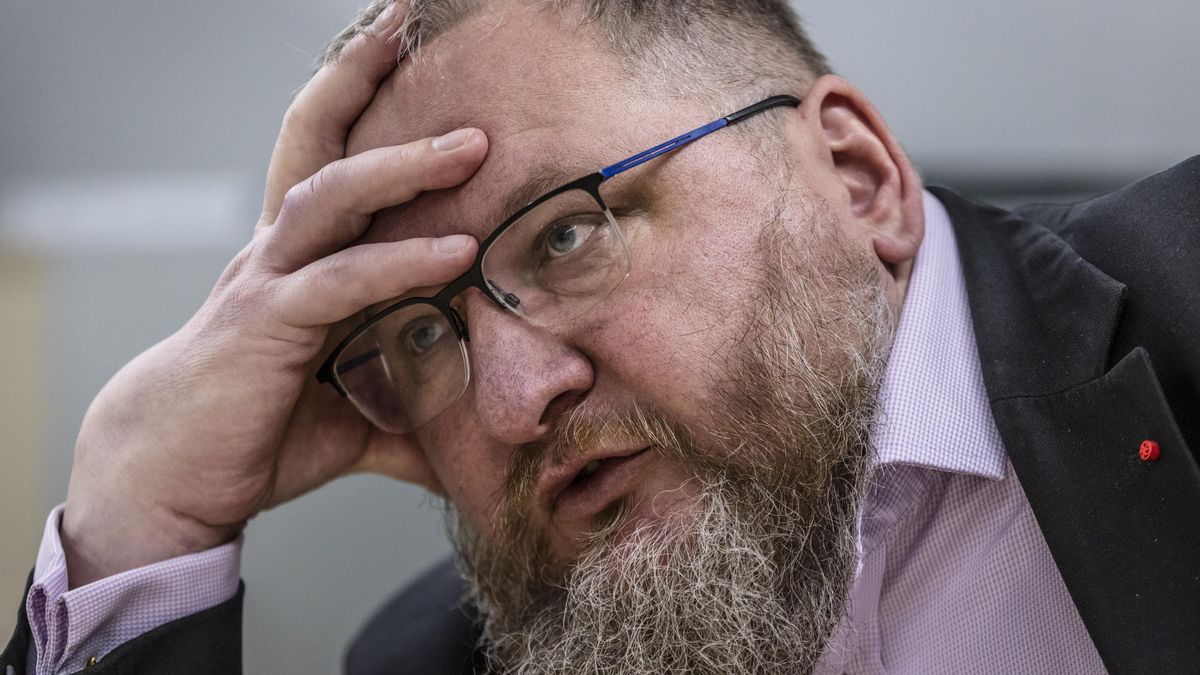 El director del museo memorial de Auschwitz, en un momento de la entrevista.