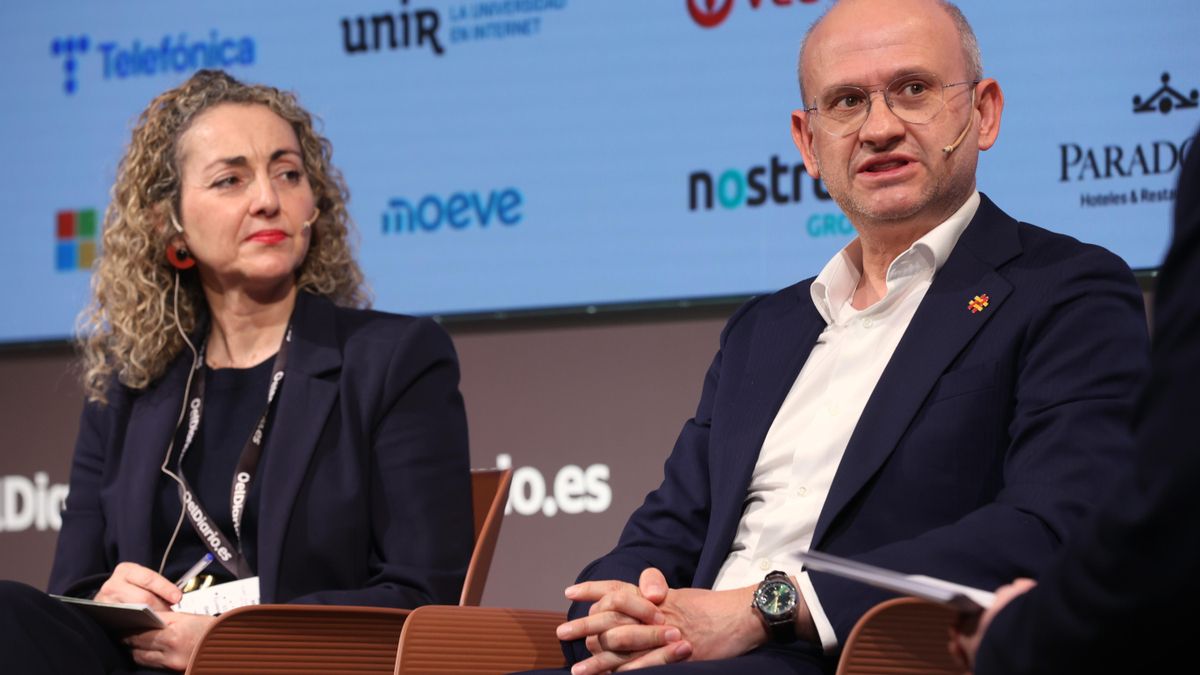 María José Murciano, vicepresidenta de ELARD, y José Miguel Herrero, director general de Alimentación del Ministerio de Agricultura, Pesca y Alimentación