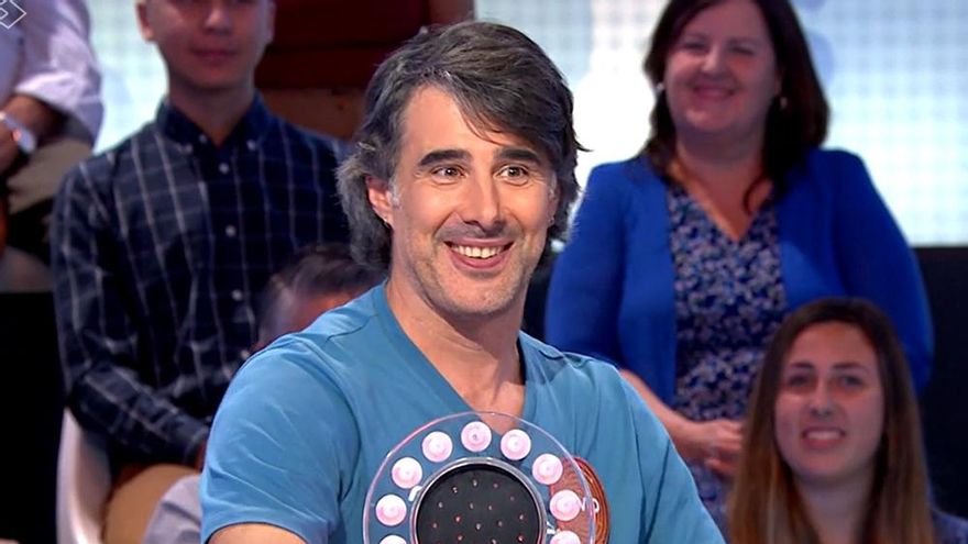 Roberto Leal reconoció la "ventaja" de David Amor en 'Pasapalabra': "Cubren completamente el pulsador"