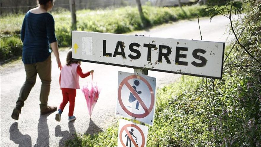Carteles de "prohibido defecar" para los peregrinos del Camino de Santiago