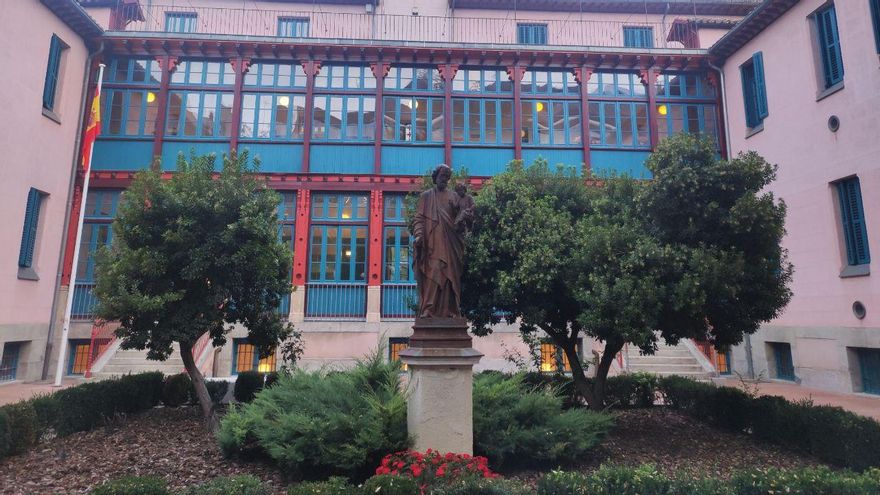 El colegio de lujo sin licencia de Chamberí esquiva de nuevo la orden de cierre a pocos días de su ejecución