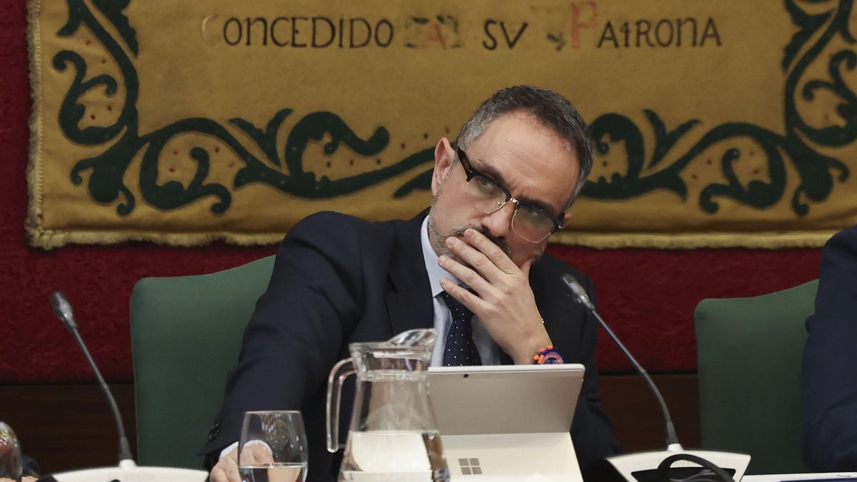 El juzgado que investiga por acoso al alcalde de Móstoles rechaza archivar la investigación como pedía el regidor